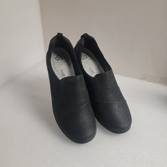 Cloudsteppers by Clarks Black Women's Loafers - Picture 6 of 6